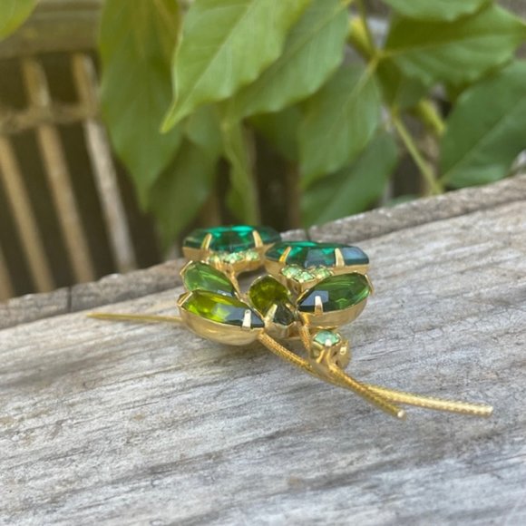 Vintage Rhinestone Flower Pin Brooch Shades of Green - Picture 11 of 12